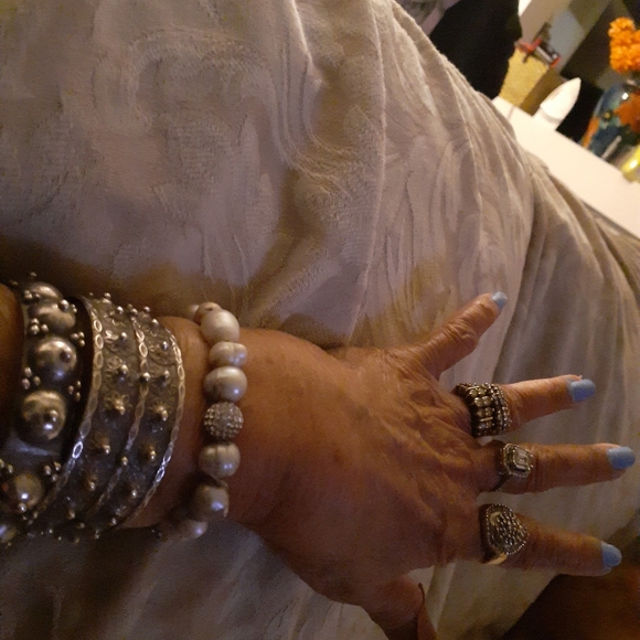 Bracelets - Picture 2 of 5